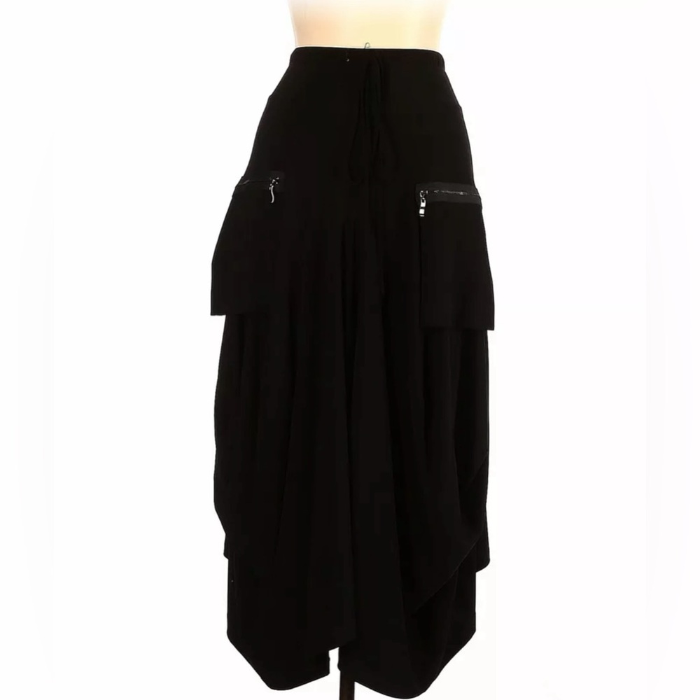 IC by Connie K women’s black skirt with pockets. Size L